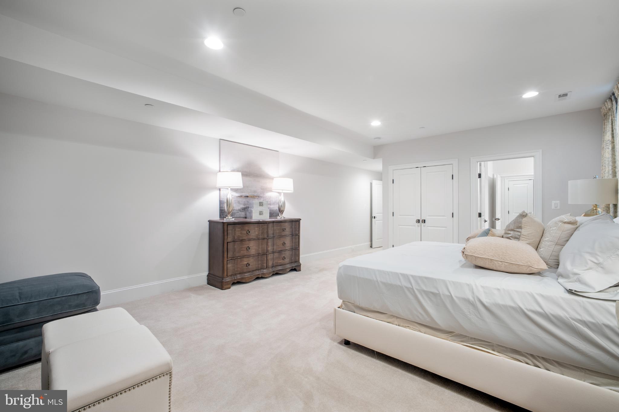 BRADLEY WOODS - Residential