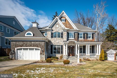 Photo of 5905 Aberdeen Rd, BETHESDA, MD 20817 (MLS # MDMC2219346)