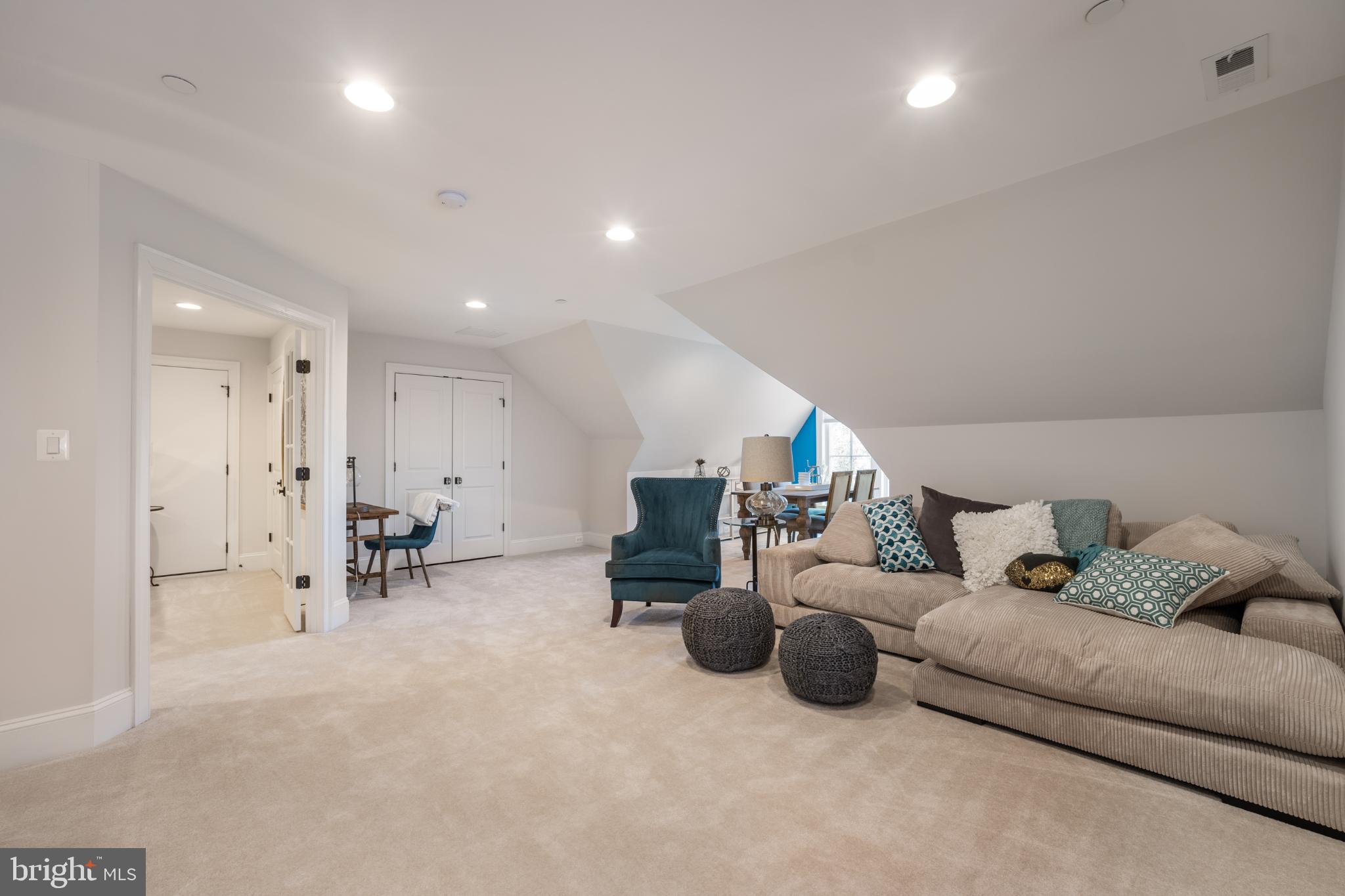 BRADLEY WOODS - Residential