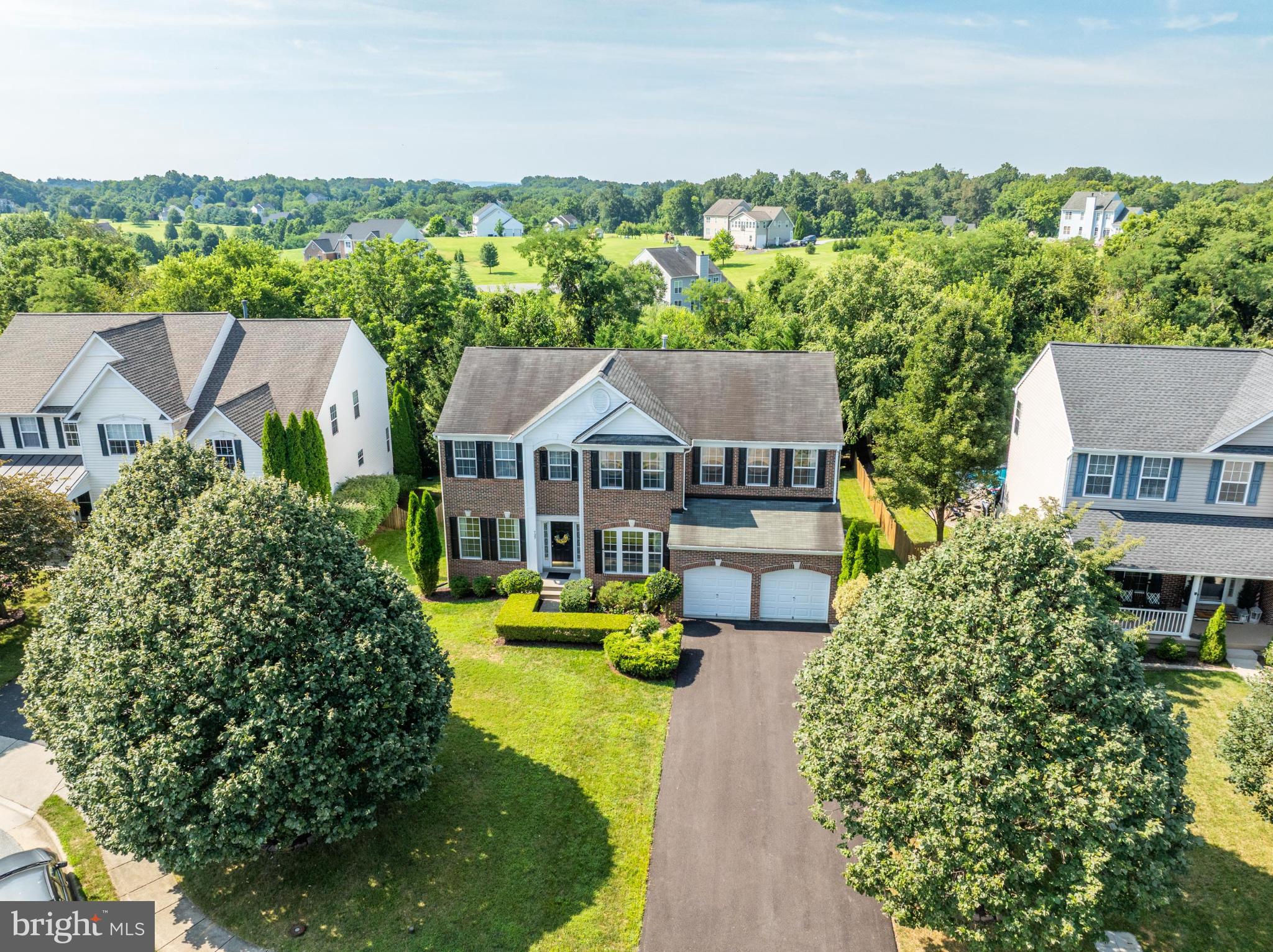929 TOWERING OAK COURT