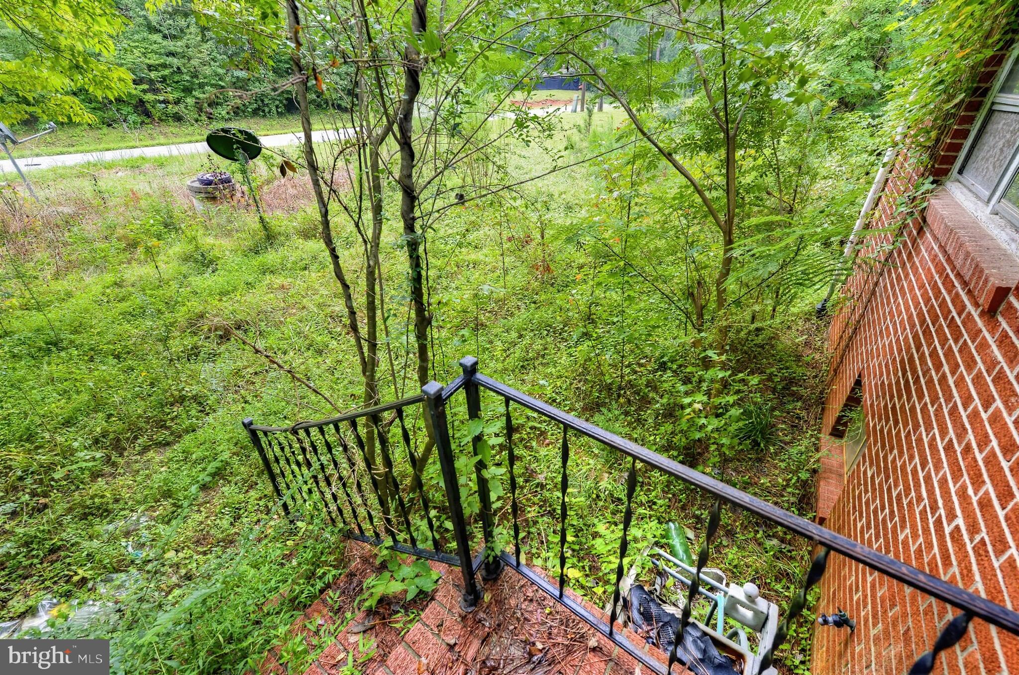 207 SIMMONS DRIVE
