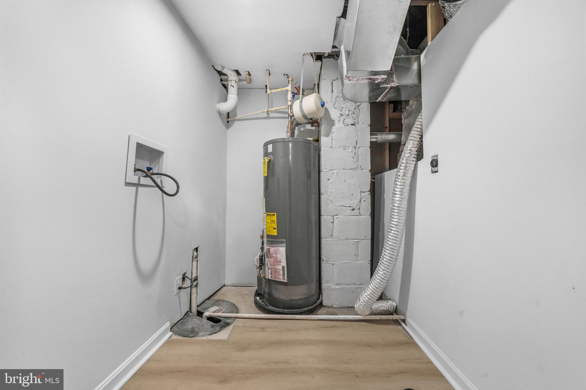 WASHINGTON SUBURBAN HOME - Residential