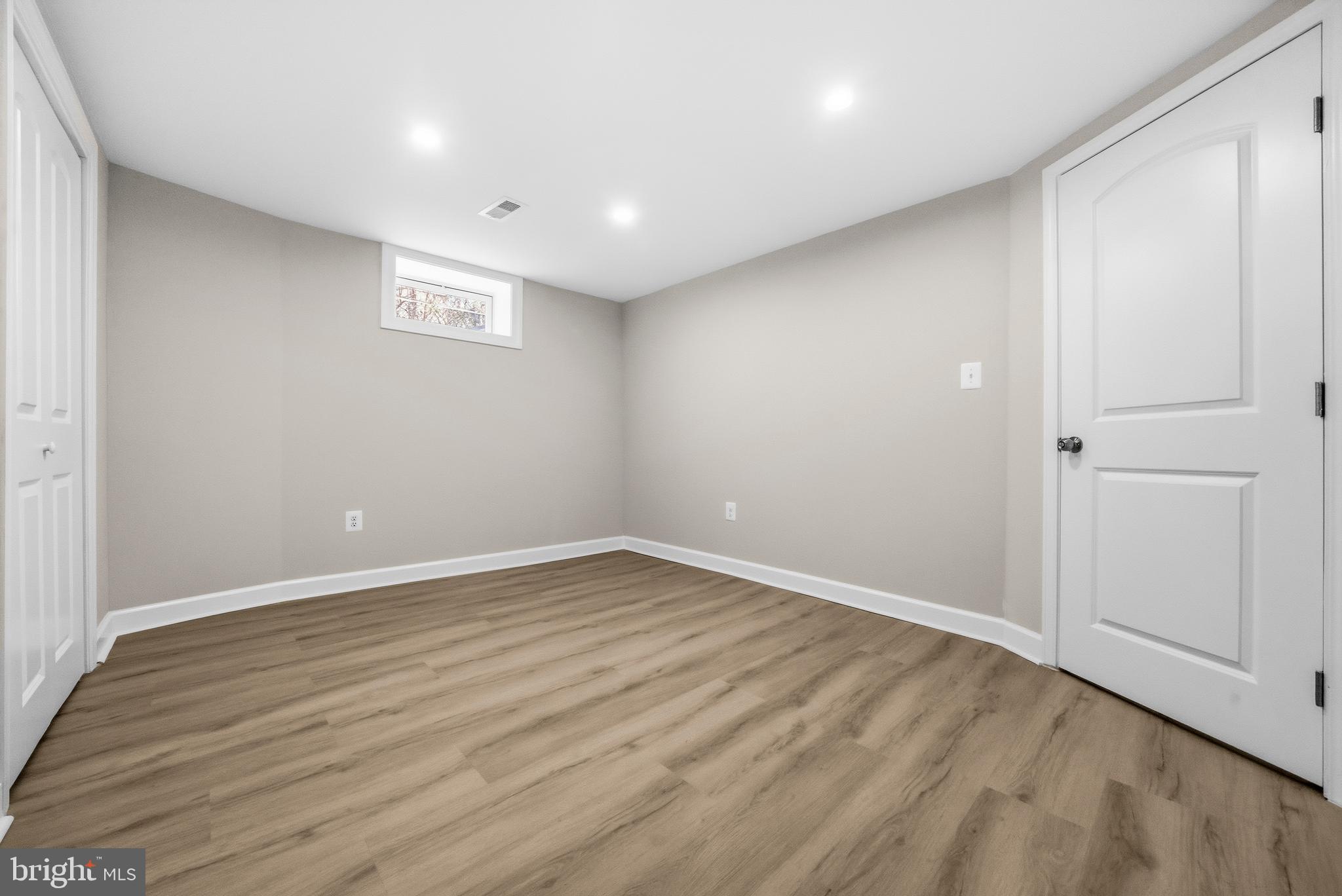 WASHINGTON SUBURBAN HOME - Residential