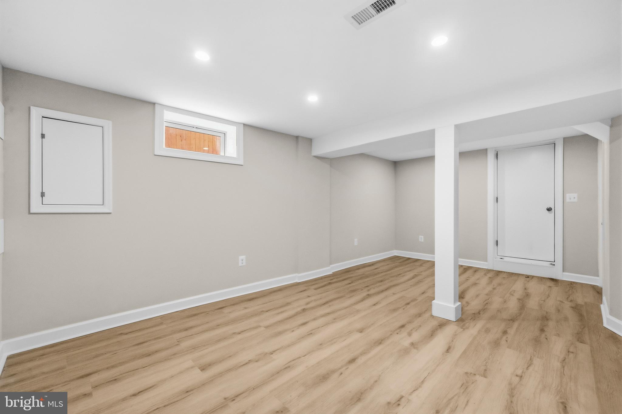 WASHINGTON SUBURBAN HOME - Residential