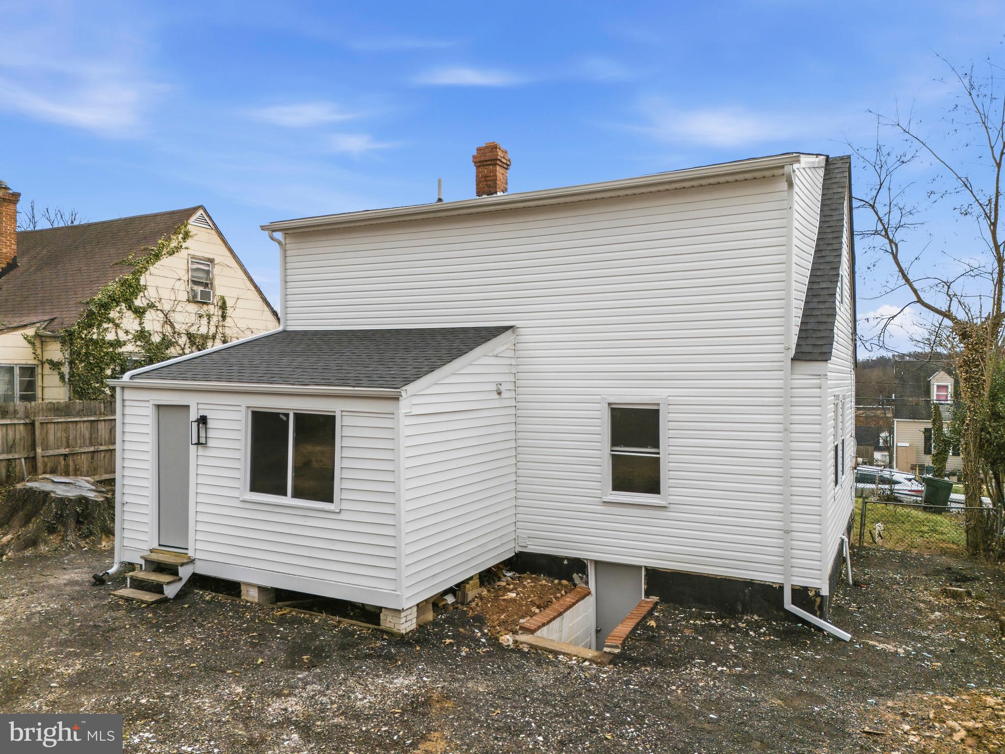 WASHINGTON SUBURBAN HOME - Residential