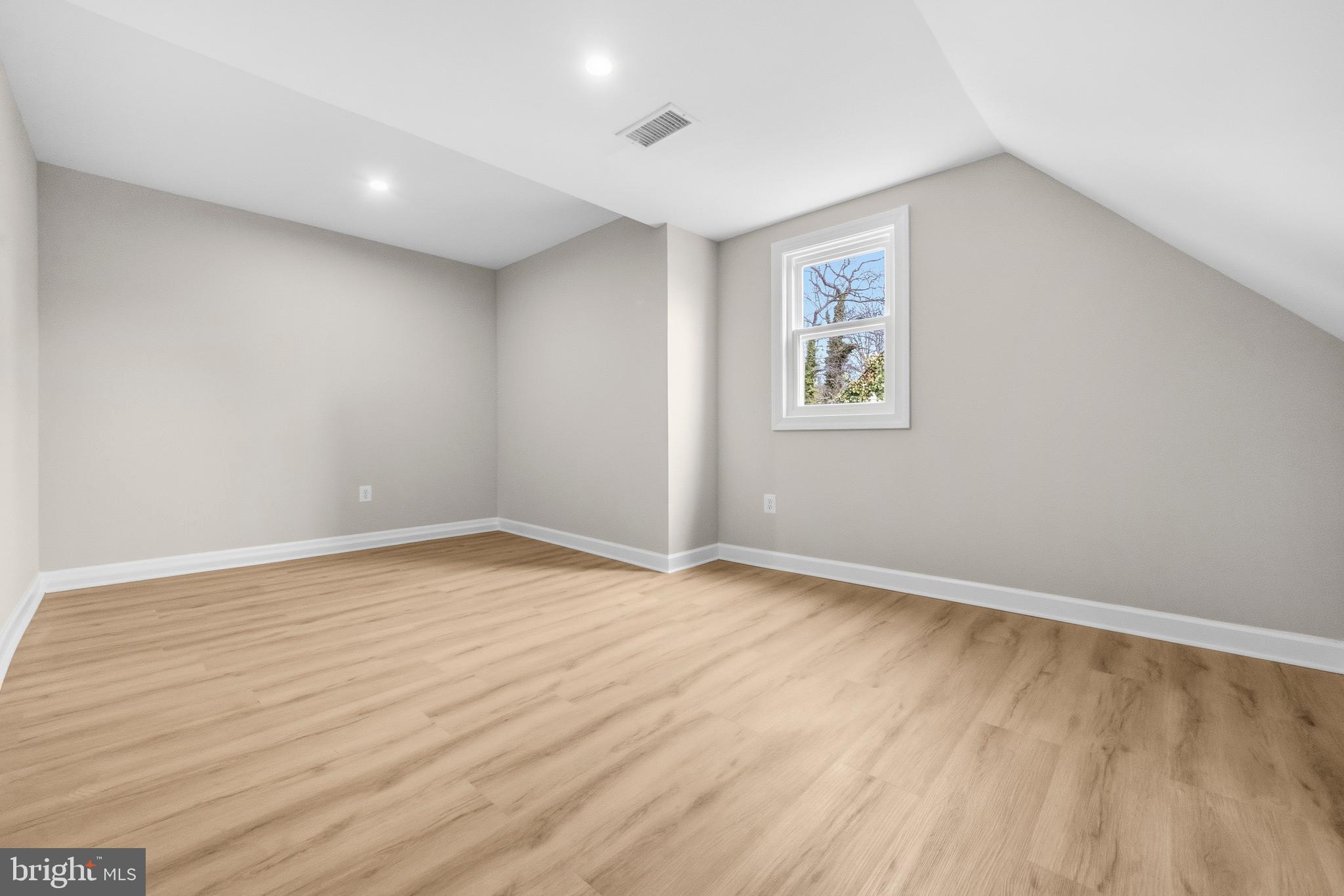 WASHINGTON SUBURBAN HOME - Residential