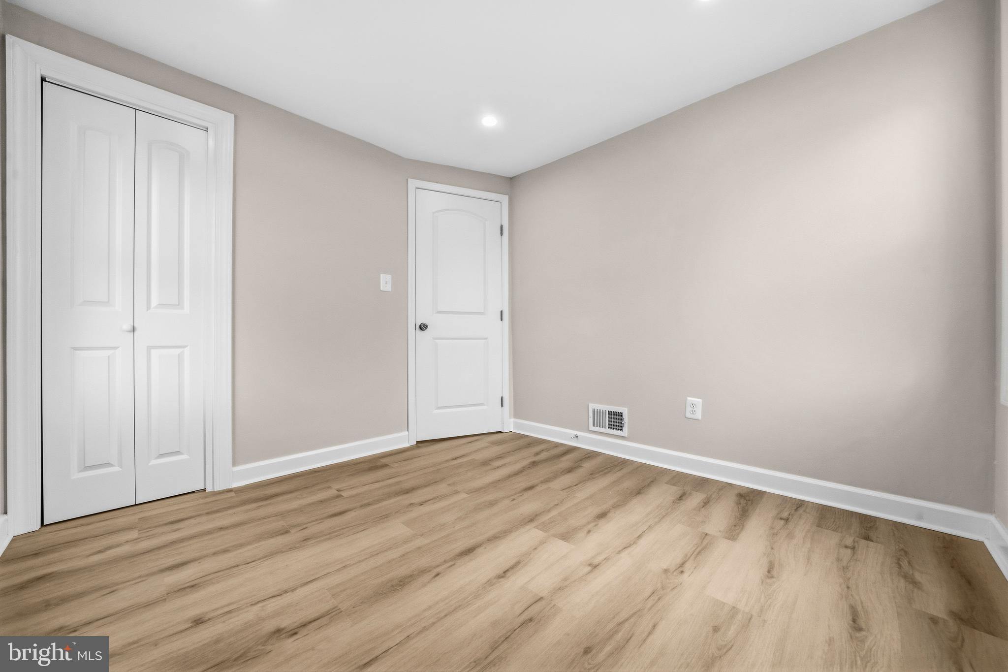 WASHINGTON SUBURBAN HOME - Residential