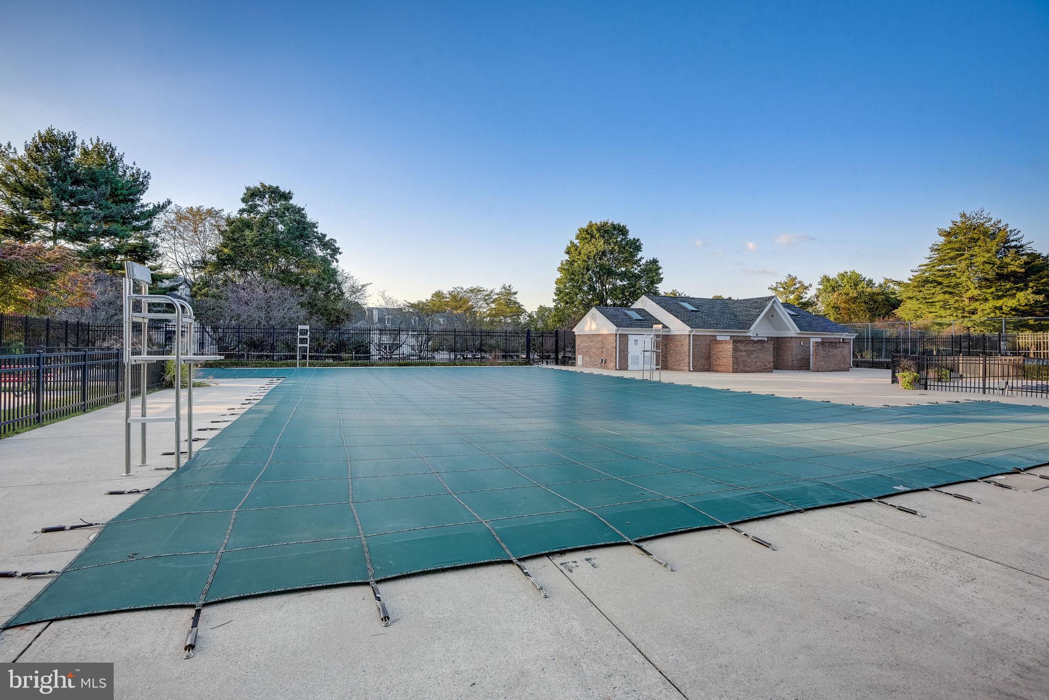 GUNNERS LAKE VILLAGE - Residential