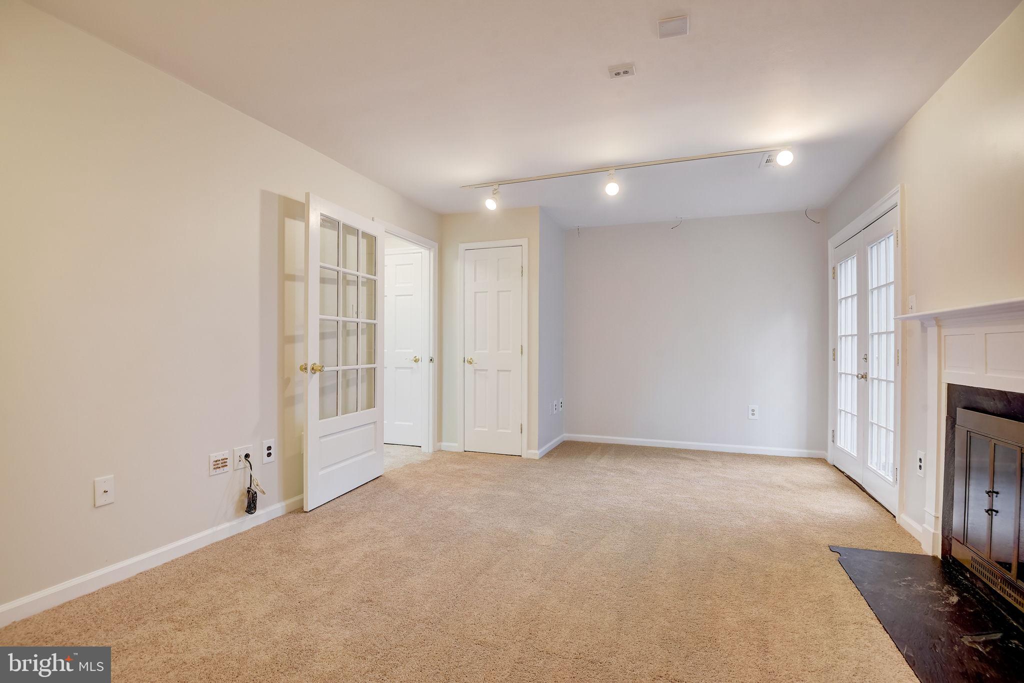 GUNNERS LAKE VILLAGE - Residential