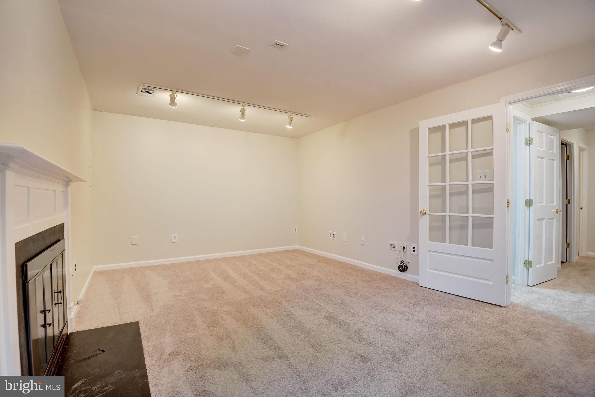 GUNNERS LAKE VILLAGE - Residential