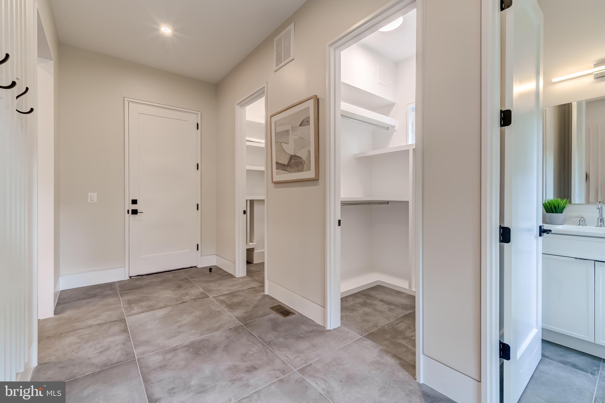 VIENNA WOODS - Residential