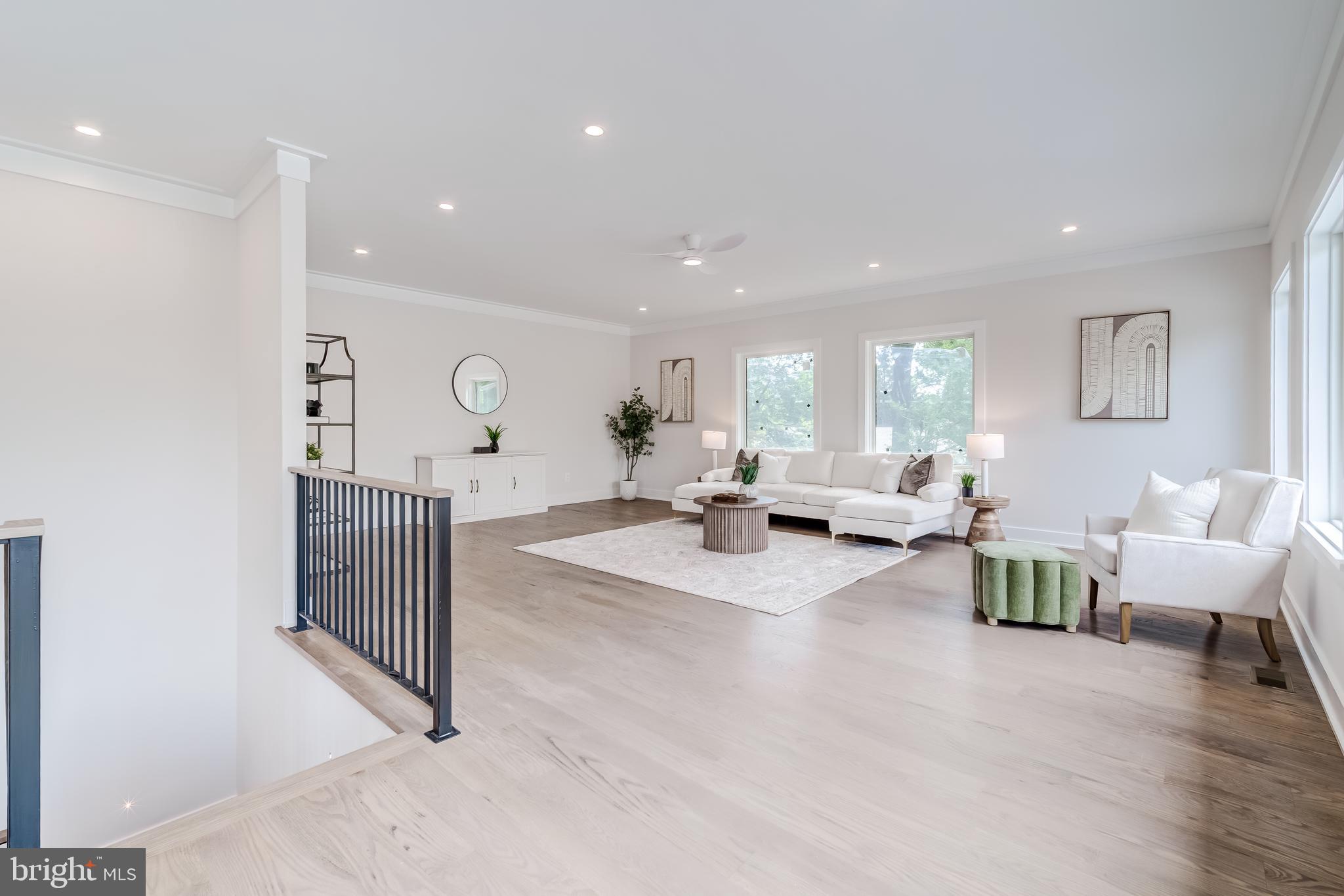 VIENNA WOODS - Residential