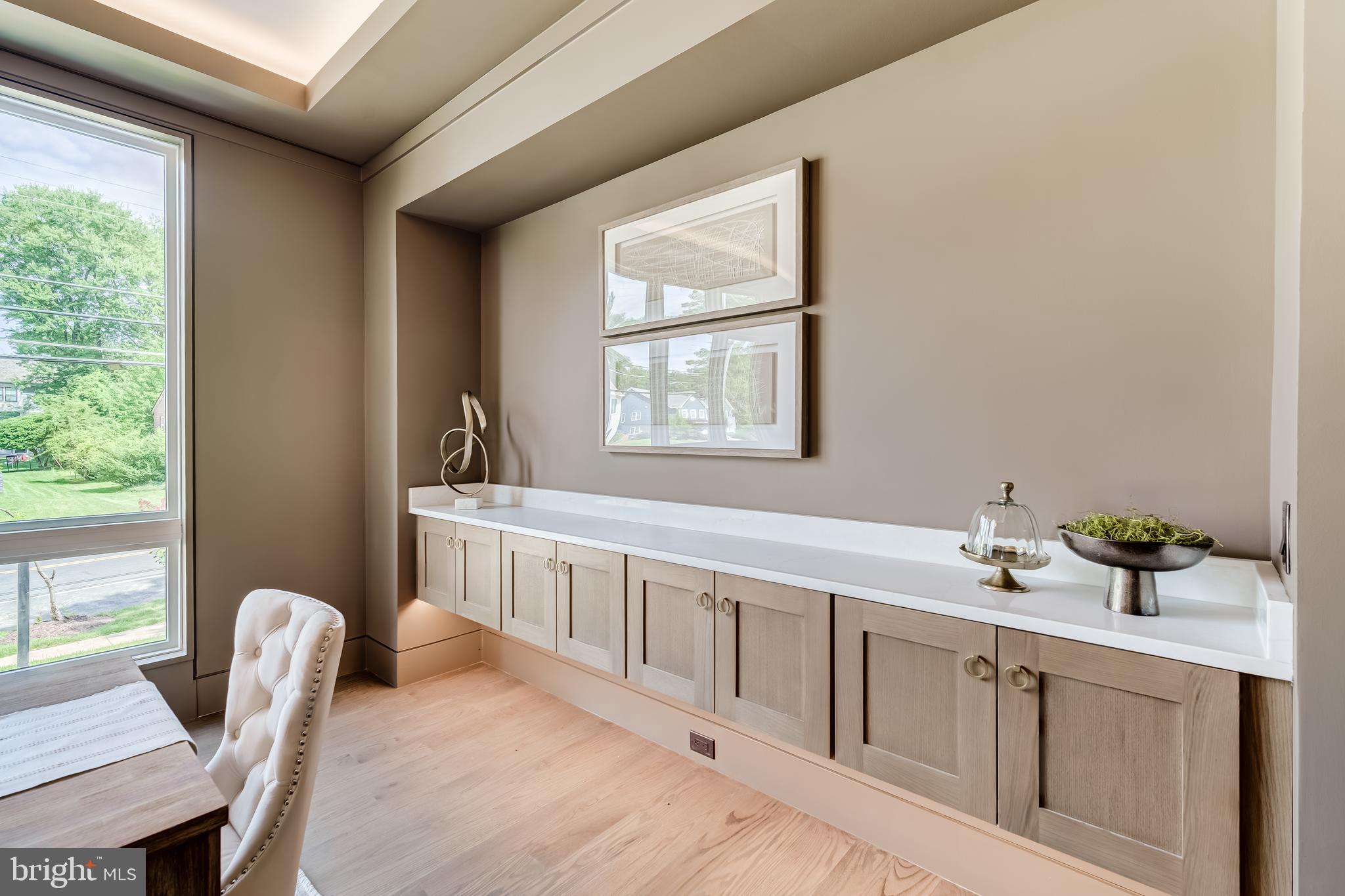 VIENNA WOODS - Residential