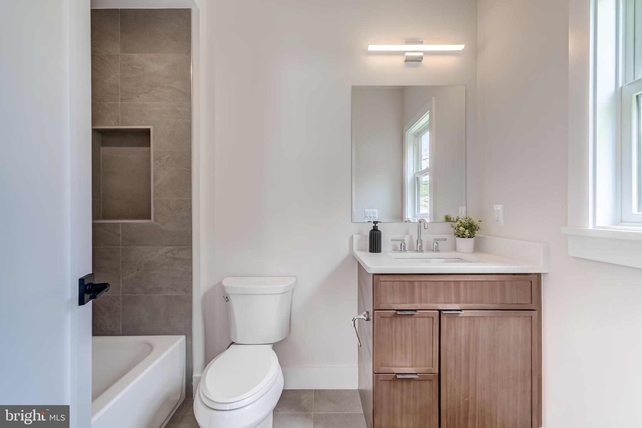 VIENNA WOODS - Residential