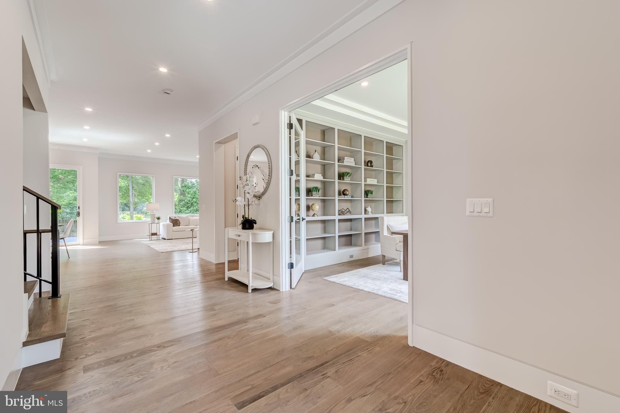 VIENNA WOODS - Residential