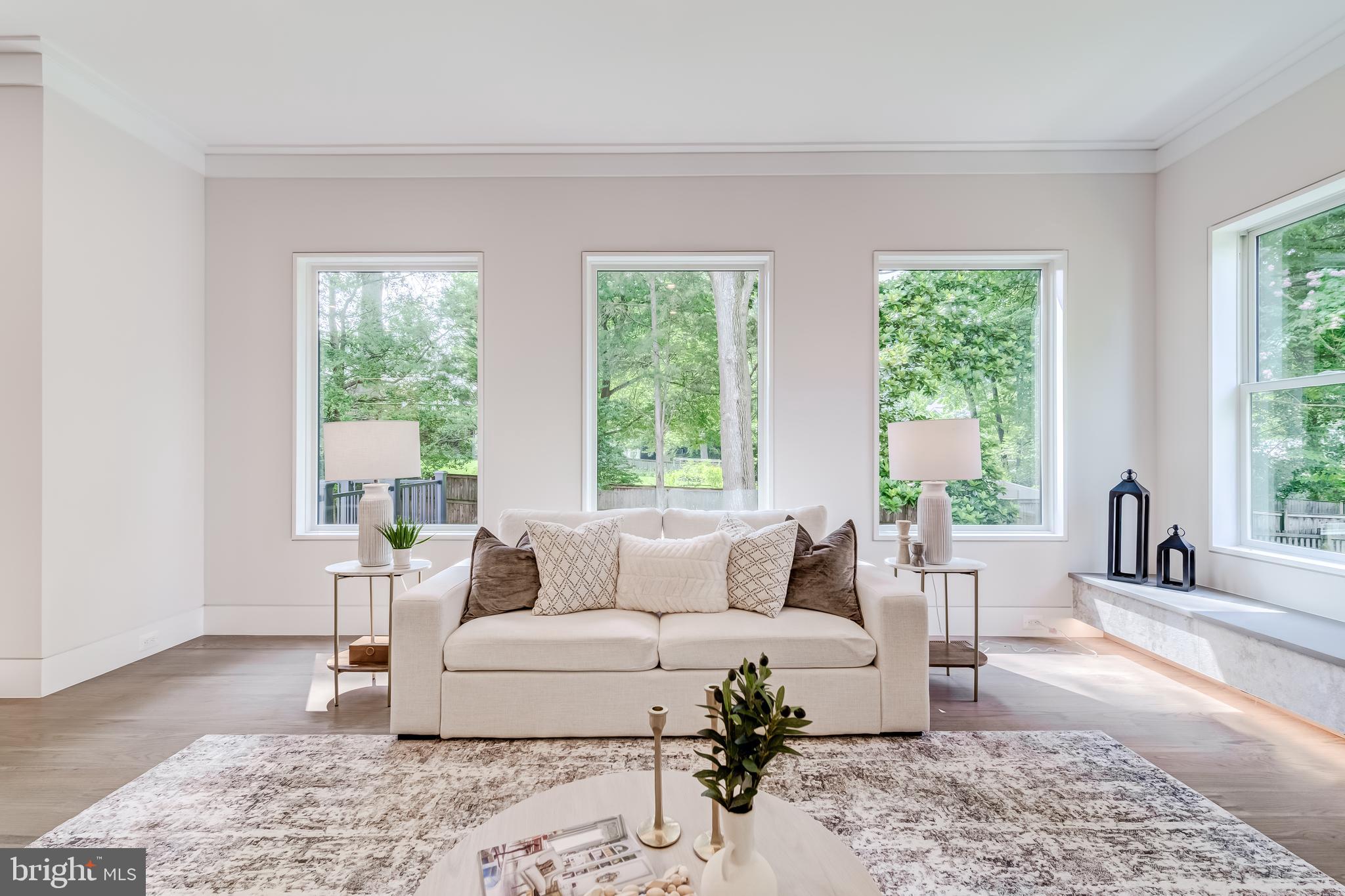 VIENNA WOODS - Residential