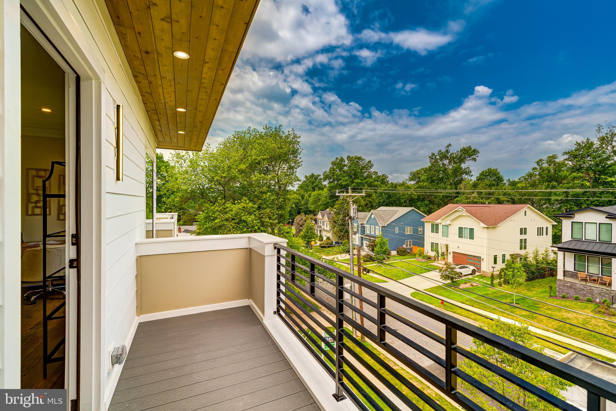 VIENNA WOODS - Residential