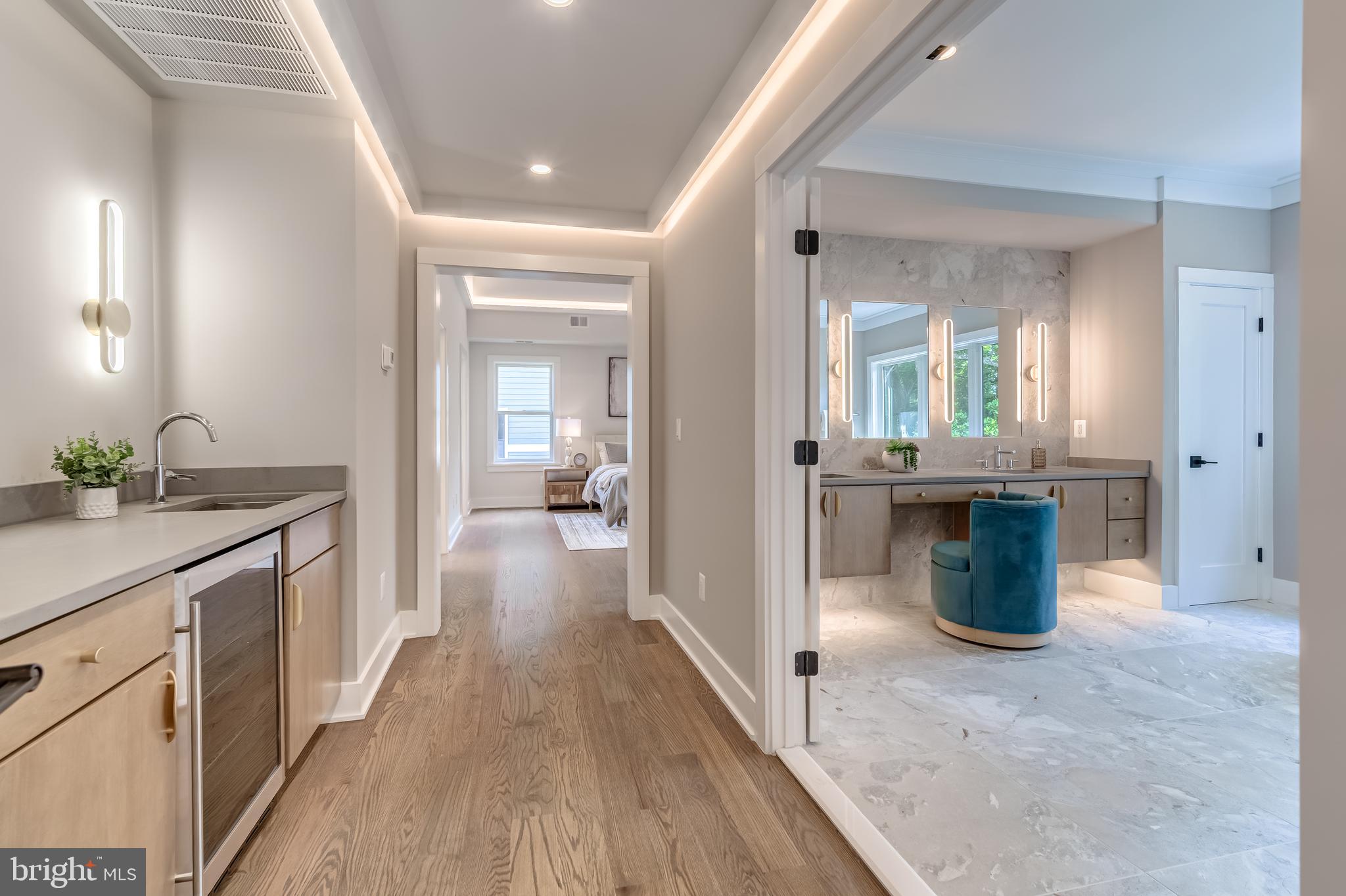 VIENNA WOODS - Residential