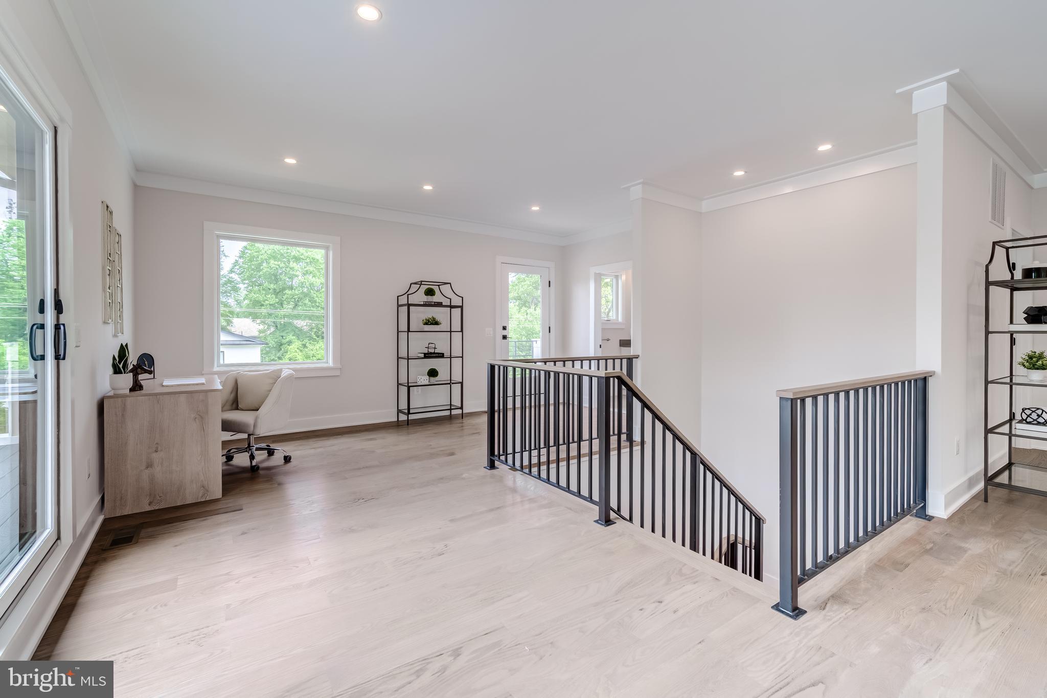 VIENNA WOODS - Residential