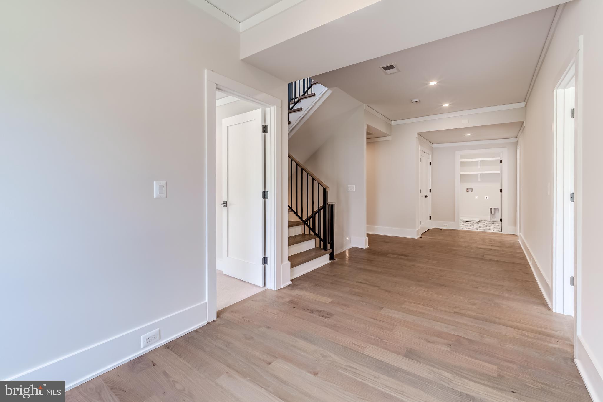 VIENNA WOODS - Residential