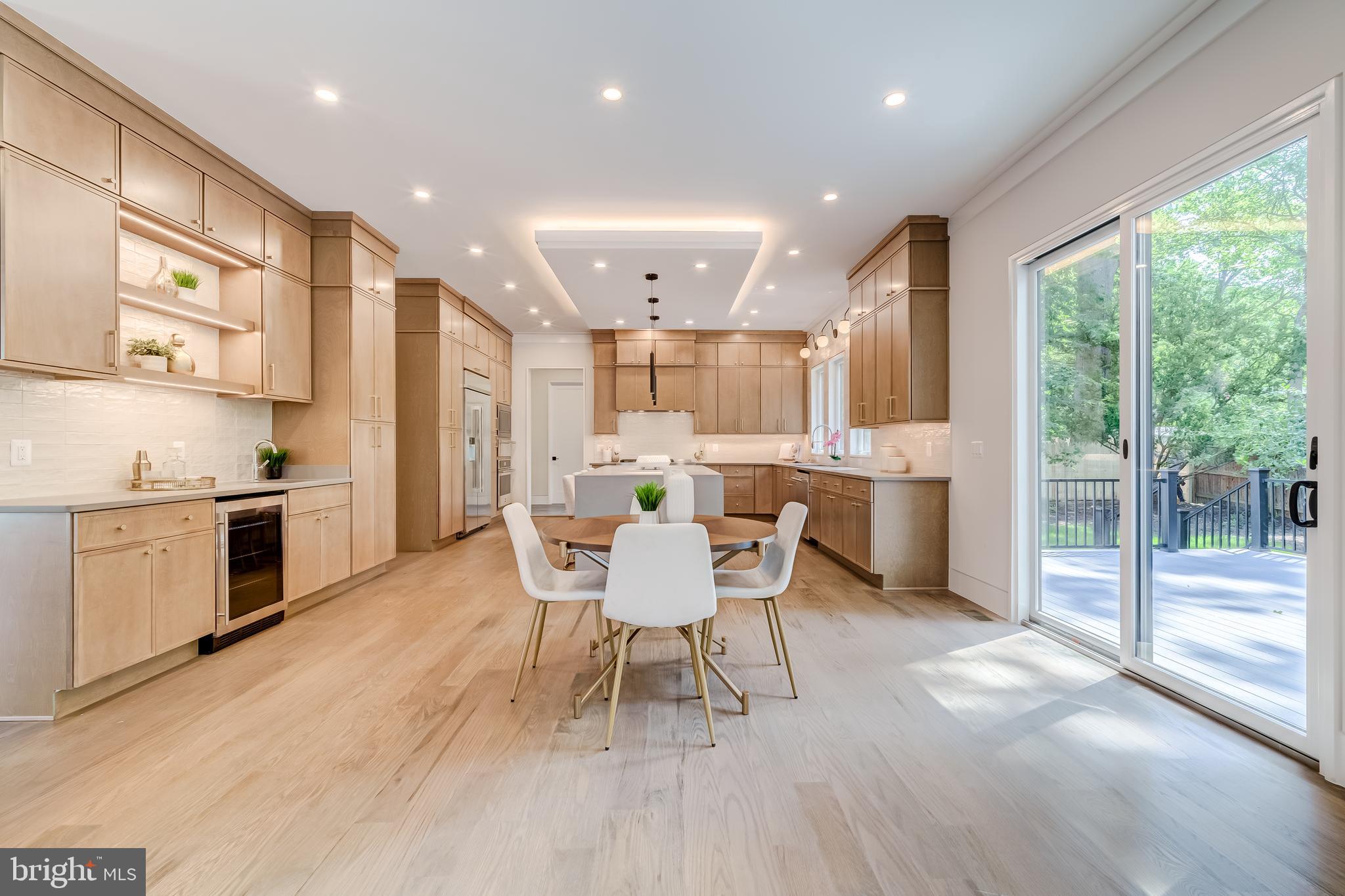 VIENNA WOODS - Residential