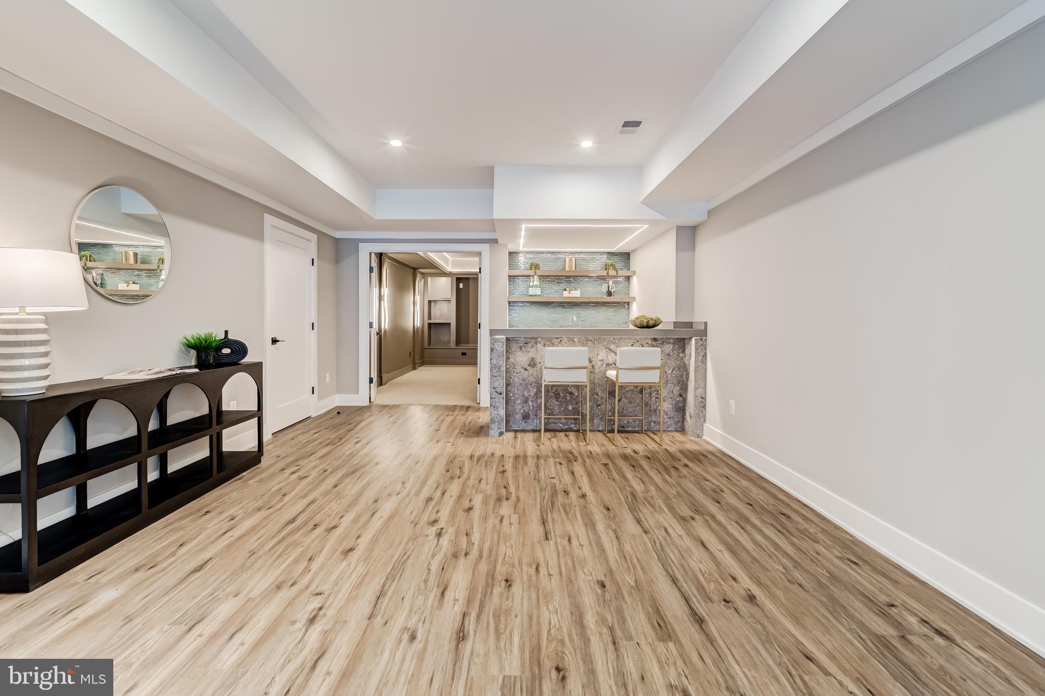 VIENNA WOODS - Residential