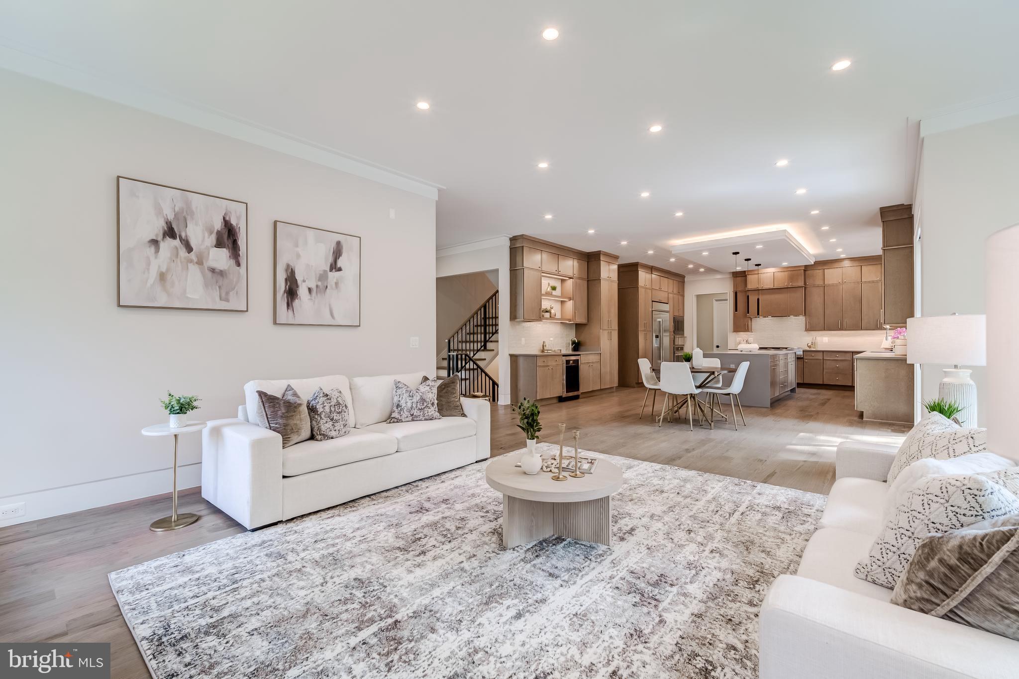 VIENNA WOODS - Residential