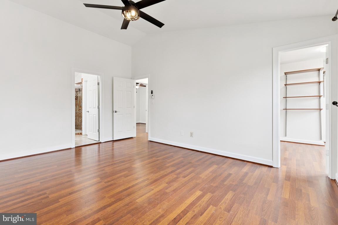 WILLOUGHBY WOODS - Residential