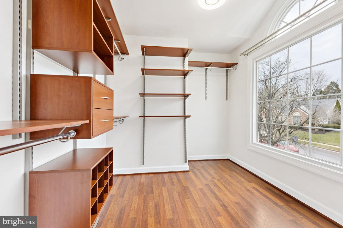 WILLOUGHBY WOODS - Residential