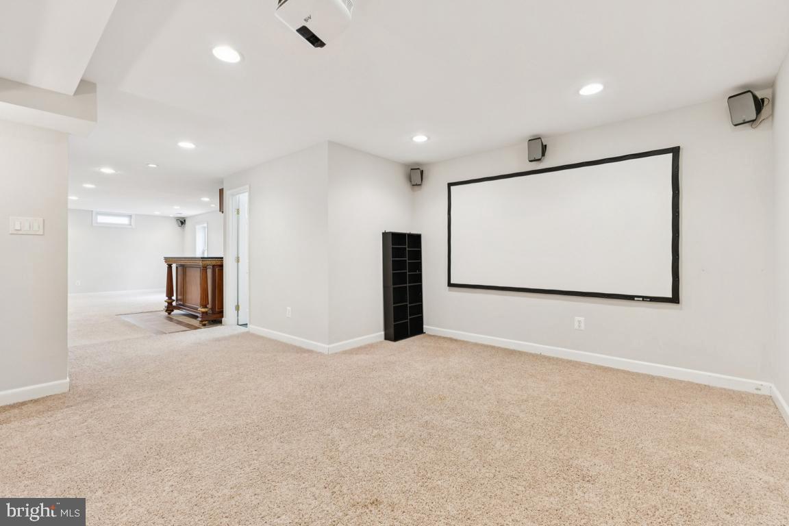 WILLOUGHBY WOODS - Residential