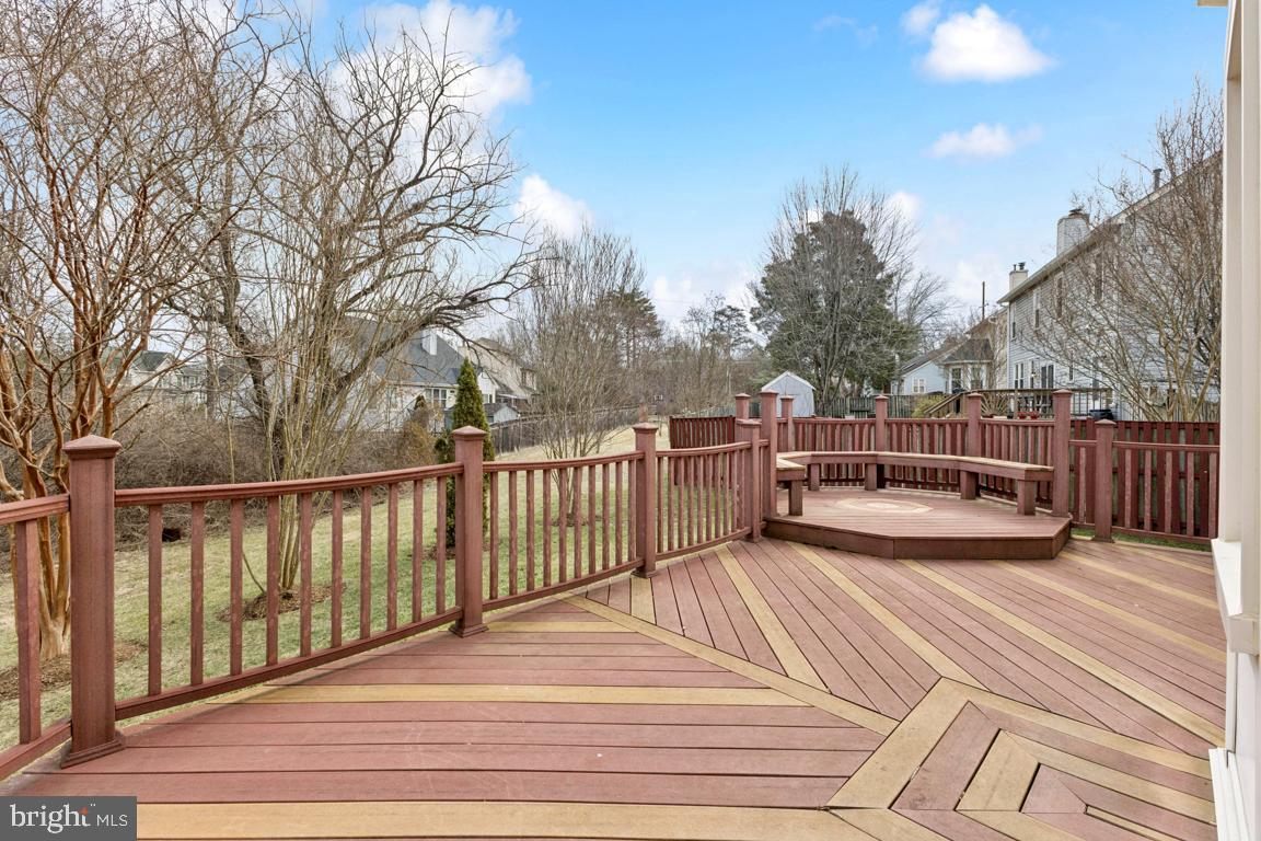 WILLOUGHBY WOODS - Residential