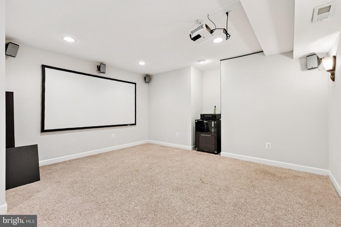 WILLOUGHBY WOODS - Residential