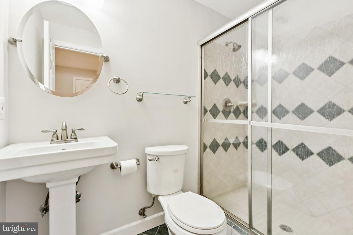 WILLOUGHBY WOODS - Residential