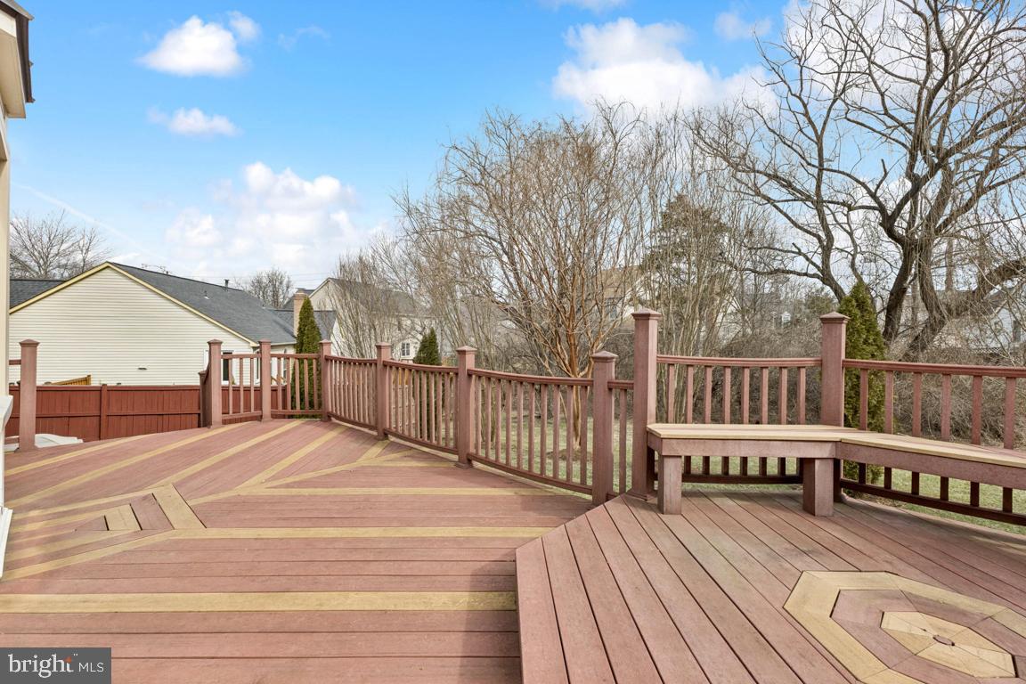 WILLOUGHBY WOODS - Residential