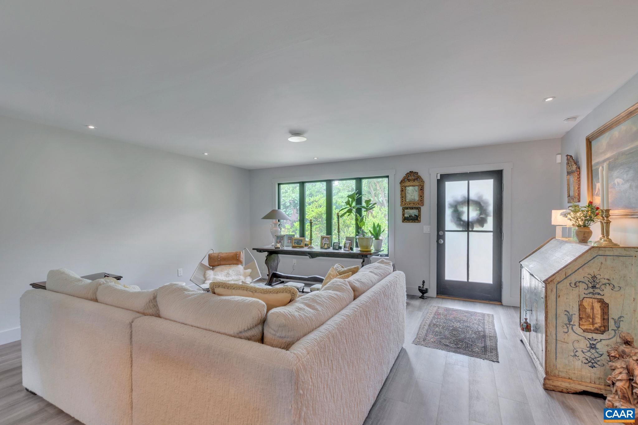 FOREST HILLS - Residential