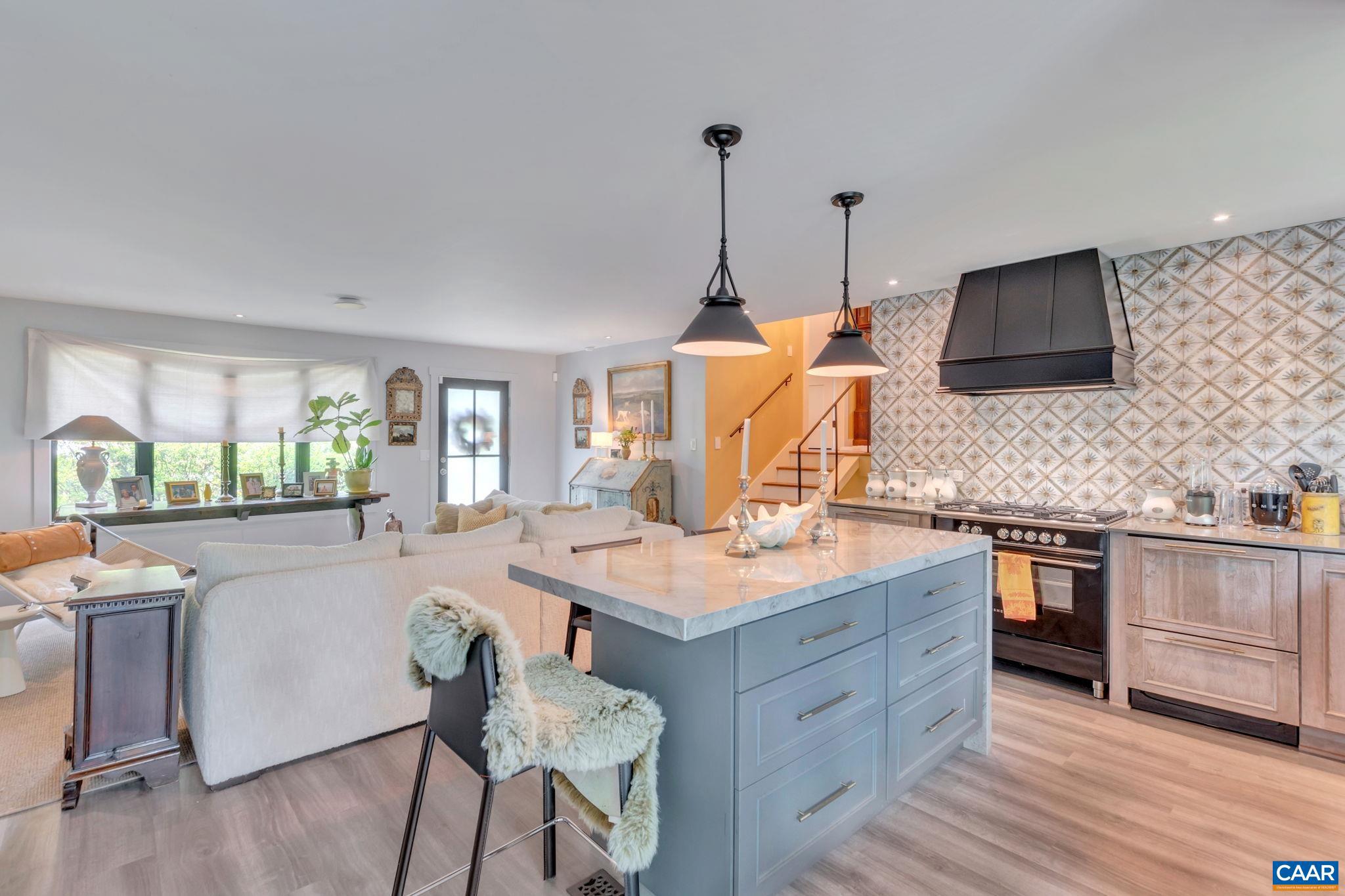 FOREST HILLS - Residential