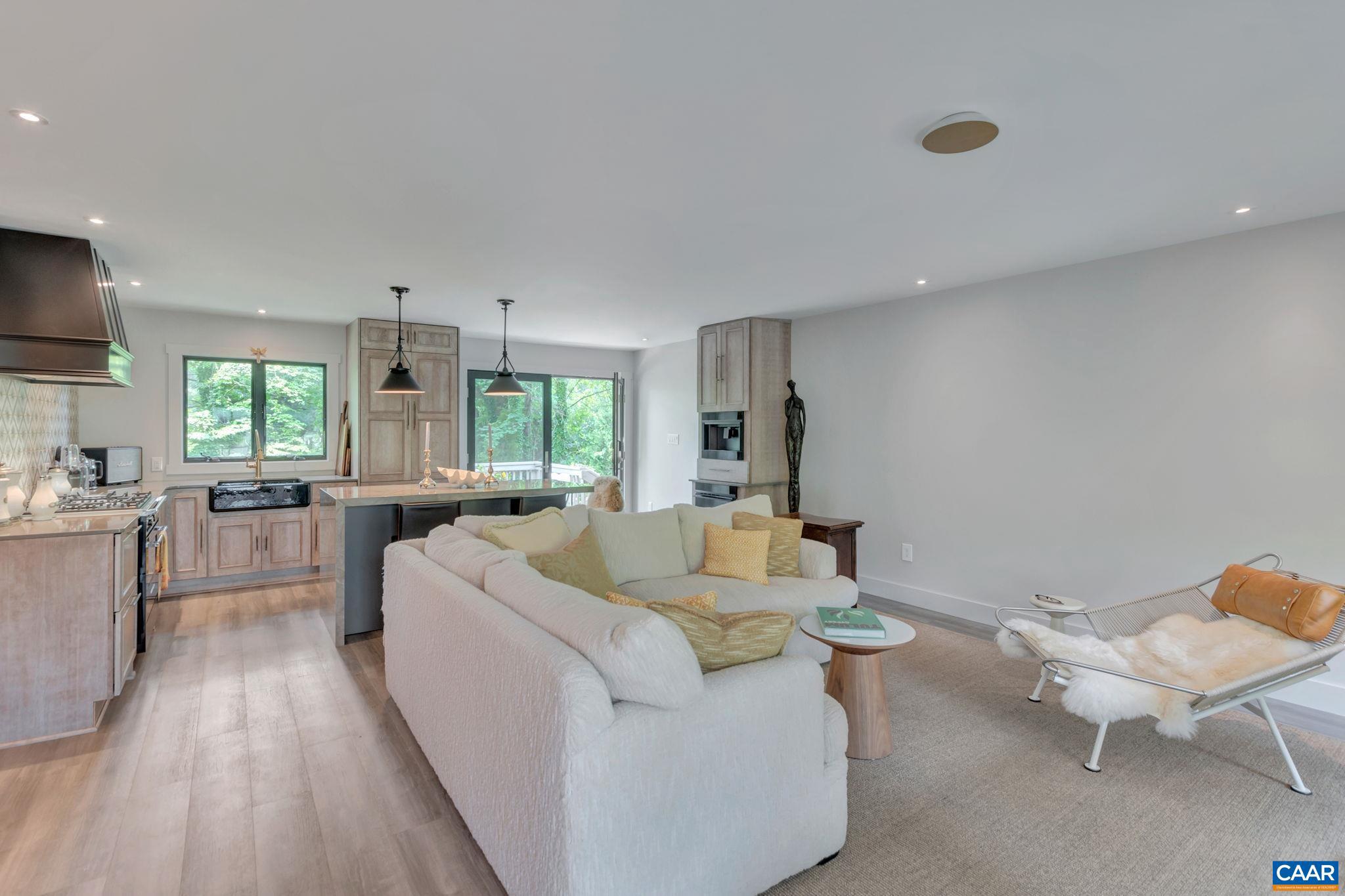 FOREST HILLS - Residential