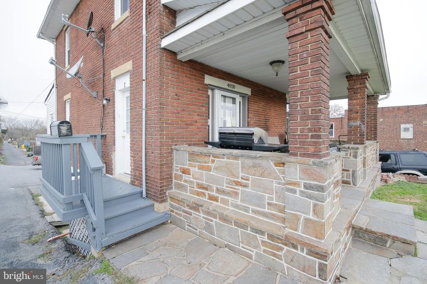 Nice 3 bedroom 2 level apartment in AA County!New paint, wood floors, washer and dryer, AC, LARGE master suite or living room, walking distance to transportation and shopping.