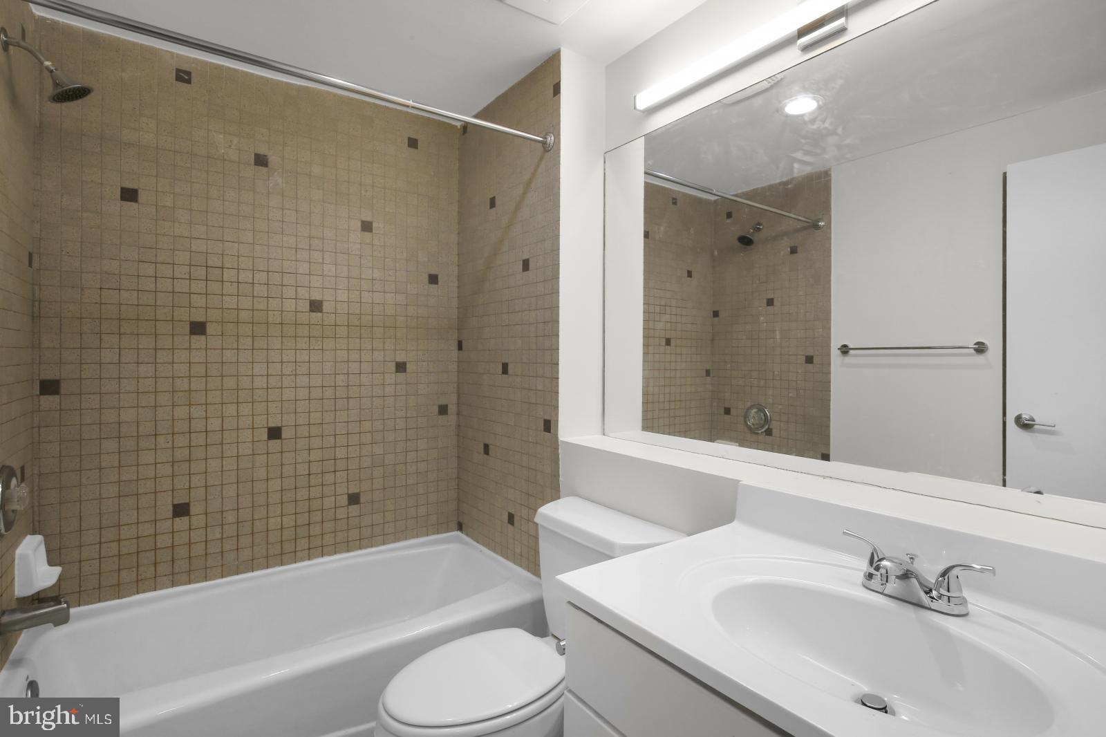 OLD CITY - Residential Lease