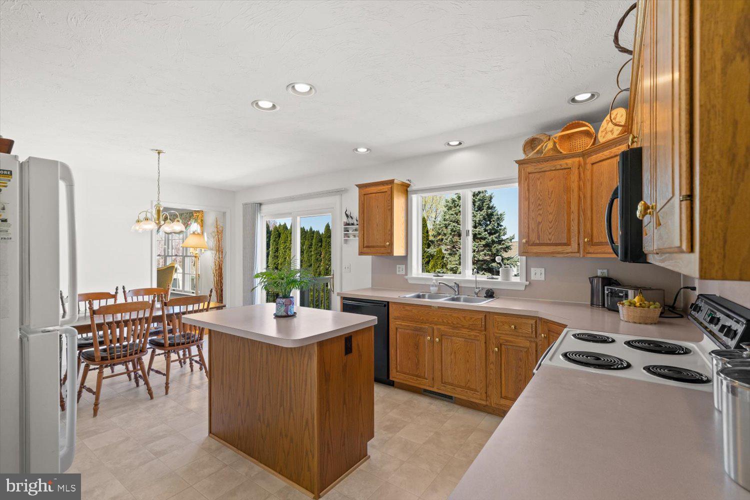 RIDGEVIEW ESTATES - Residential