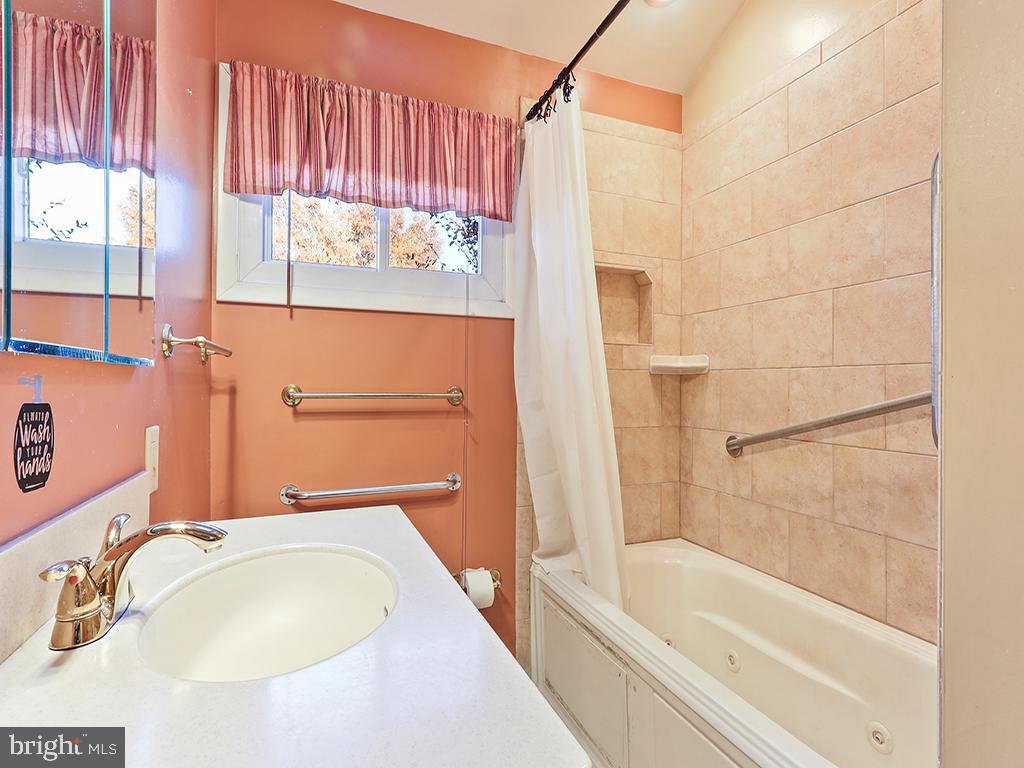 CROYDON ACRES - Residential