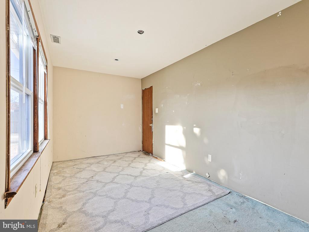 CROYDON ACRES - Residential