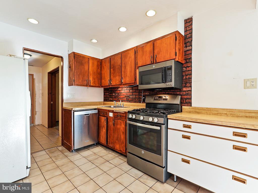 CROYDON ACRES - Residential