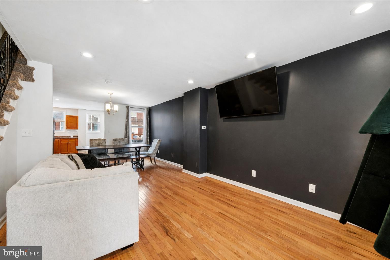 WEST OAK LANE - Residential