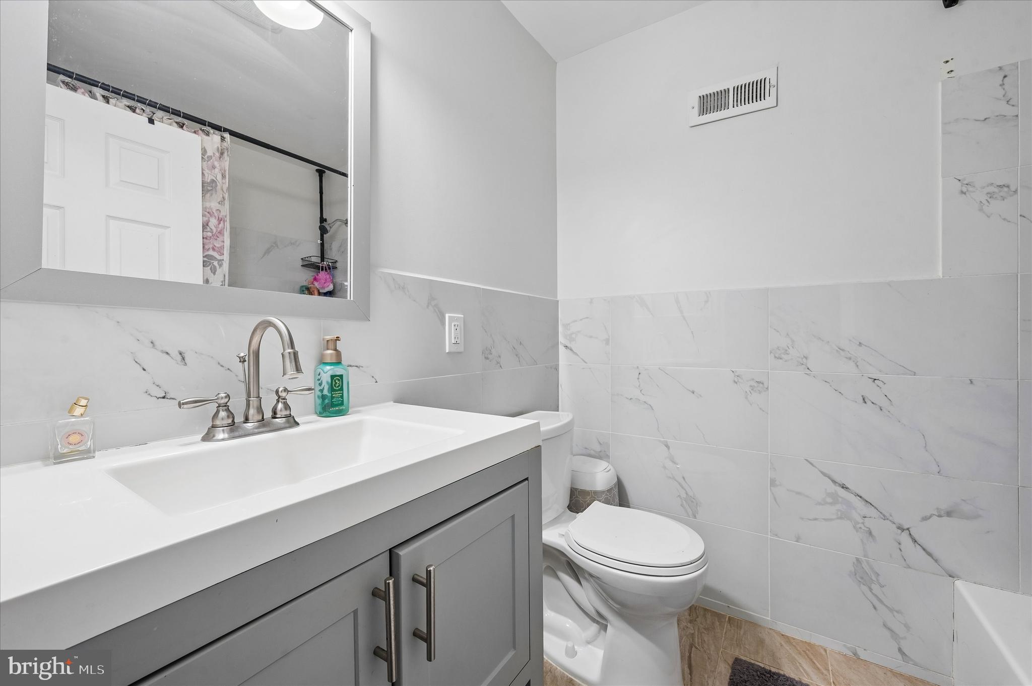 WEST OAK LANE - Residential