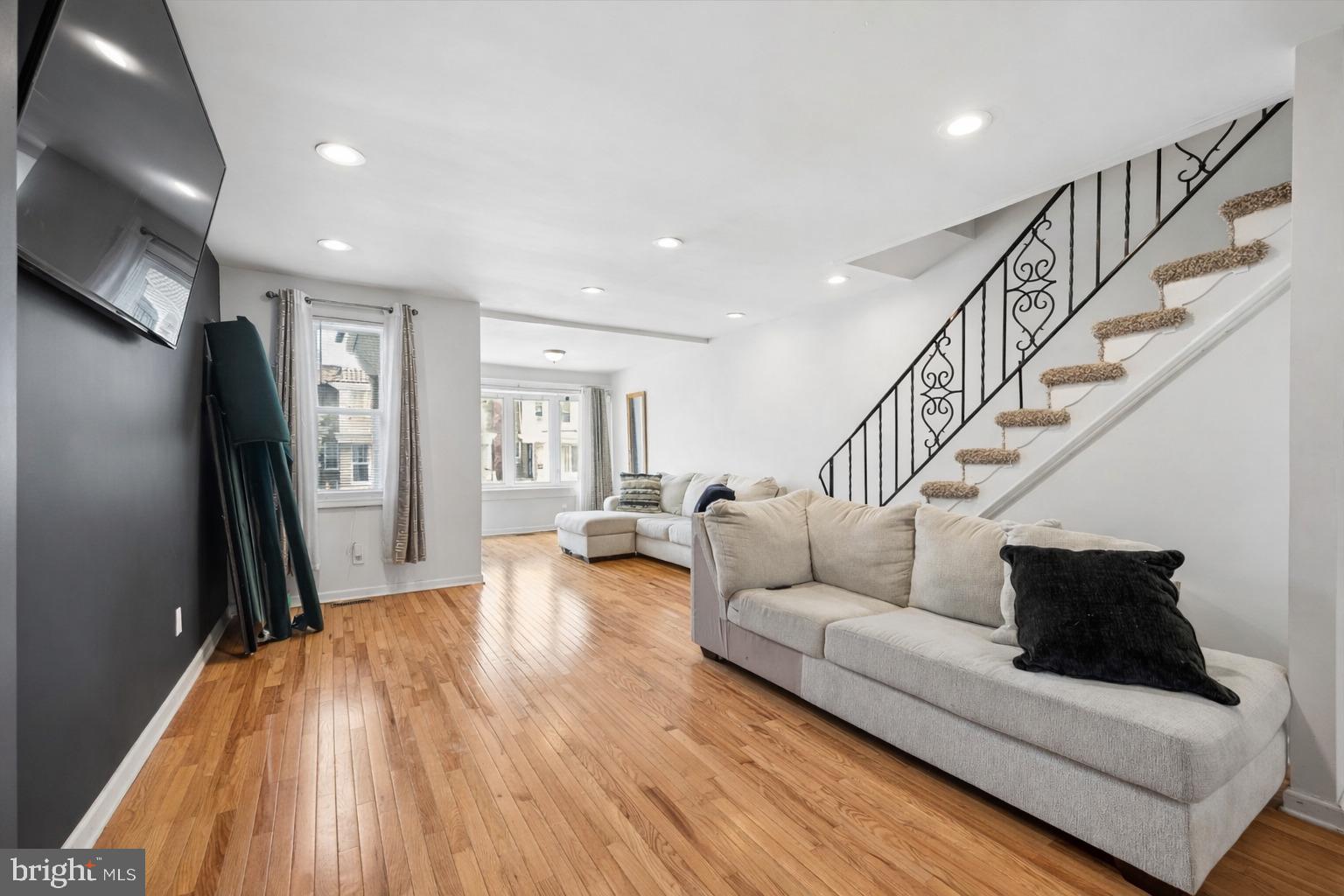 WEST OAK LANE - Residential