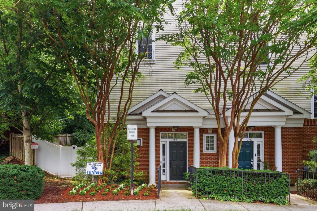 Photo of 7109 Mason Grove Court #2, ALEXANDRIA, VA 22306 (MLS # VAFX2317240)