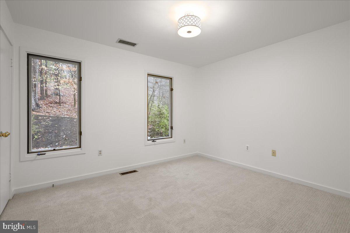 POTOMAC OUTSIDE - Residential