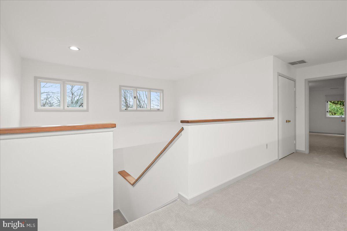 POTOMAC OUTSIDE - Residential