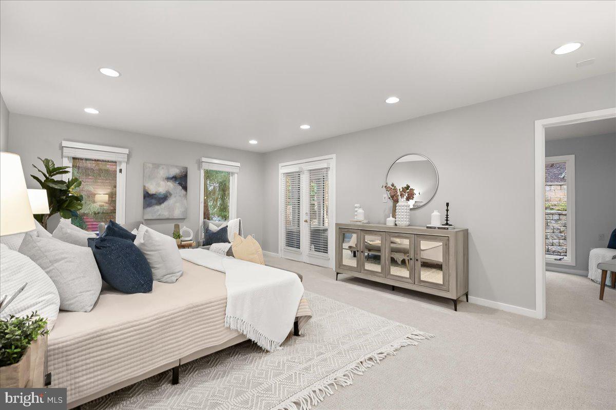 POTOMAC OUTSIDE - Residential